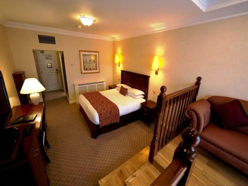 Court Yard Hotel Leixlip Exteriör bild